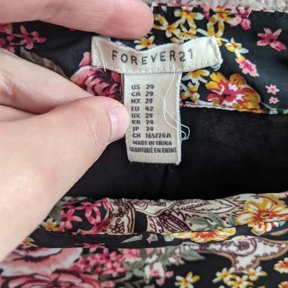 Narrow A-Line Floral Maxi Skirt - Picture 4 of 4